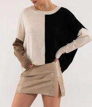 RELAXED FIT COLORBLOCK SWEATER